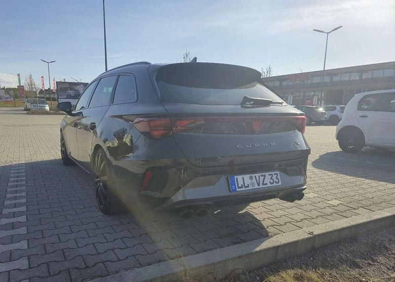 Gebraucht Cupra Leon VZ 333 PS (244 kW) 2024 Schwarz Kombi