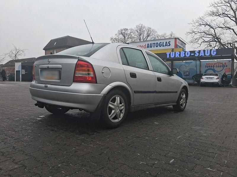 Gebraucht Opel Astra 90 PS (66 kW) 2003 Silber Limousine
