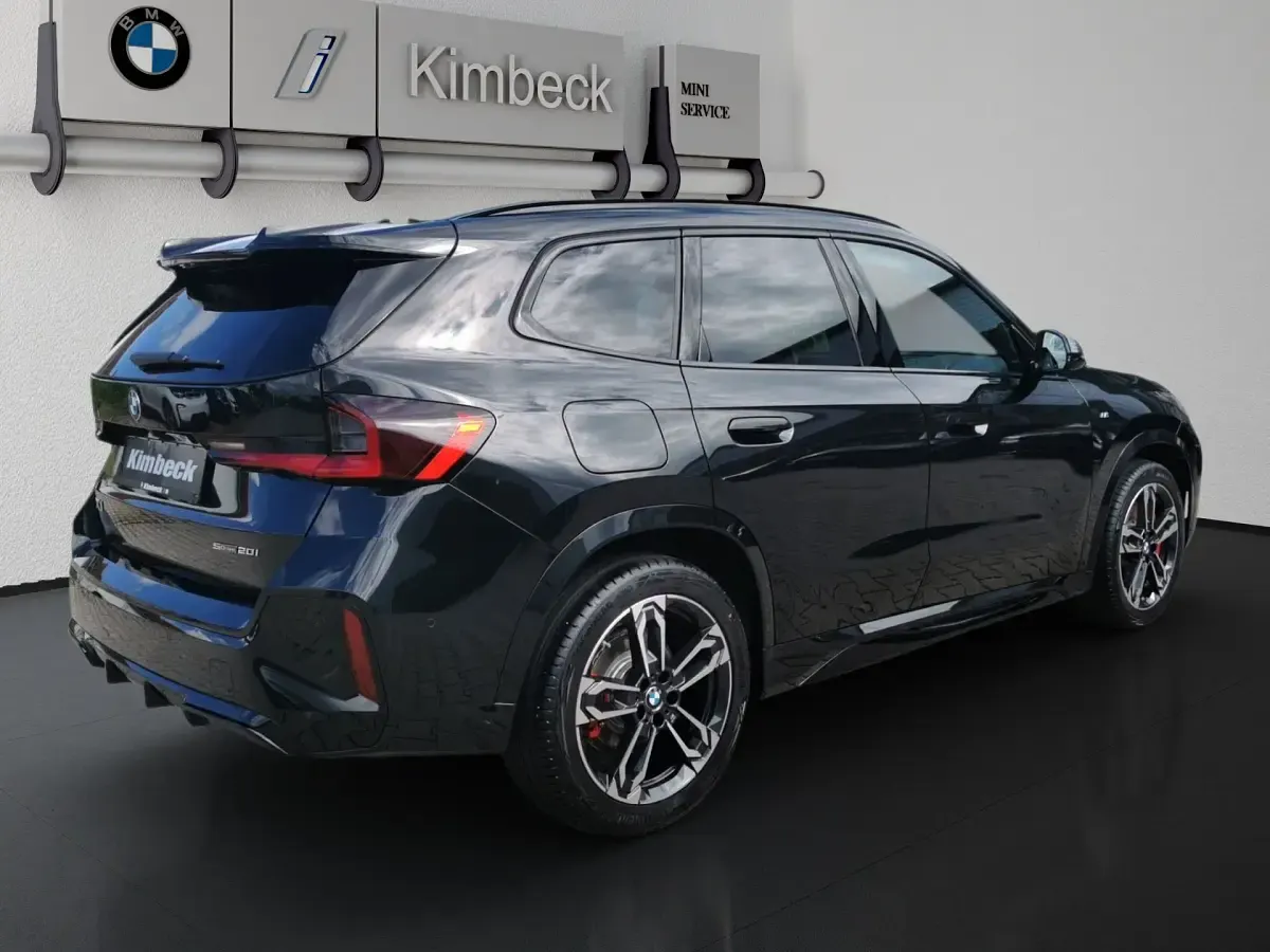 Gebraucht BMW X1 M Sport 170 PS (125 kW) 2025 Schwarz SUV