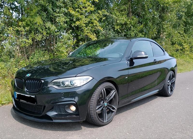Schwarz Gebraucht 2016 BMW 220 M Sport Coupé | 17.800 € (Fairer Preis) - Bild 1/4