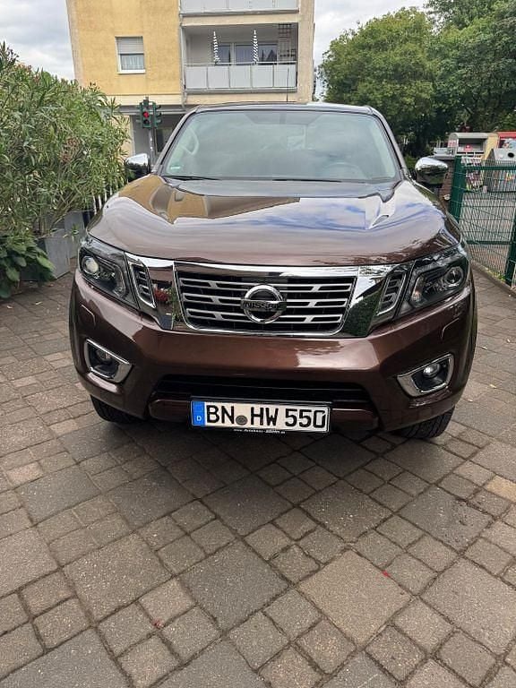 Braun Gebraucht 2021 Nissan Navara N-Connecta Abholung | 26.999 € (Guter Preis) - Bild 1/4