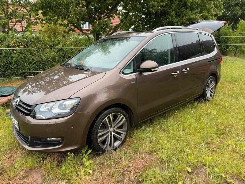 Braun Gebraucht 2014 VW Sharan Van / Kleinbus | 17.499 € (Etwas zu teuer) - Bild 1/4