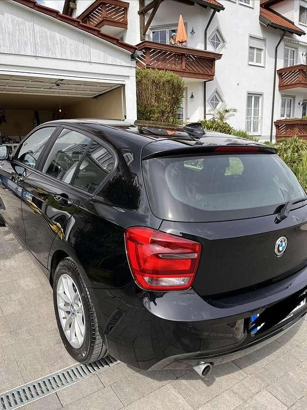 Gebraucht BMW 116 116 PS (85 kW) 2015 Schwarz Kleinwagen