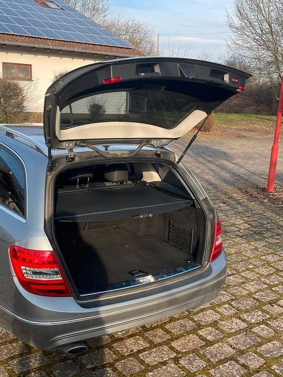 Gebraucht Mercedes C250 204 PS (150 kW) 2013 Silber Limousine