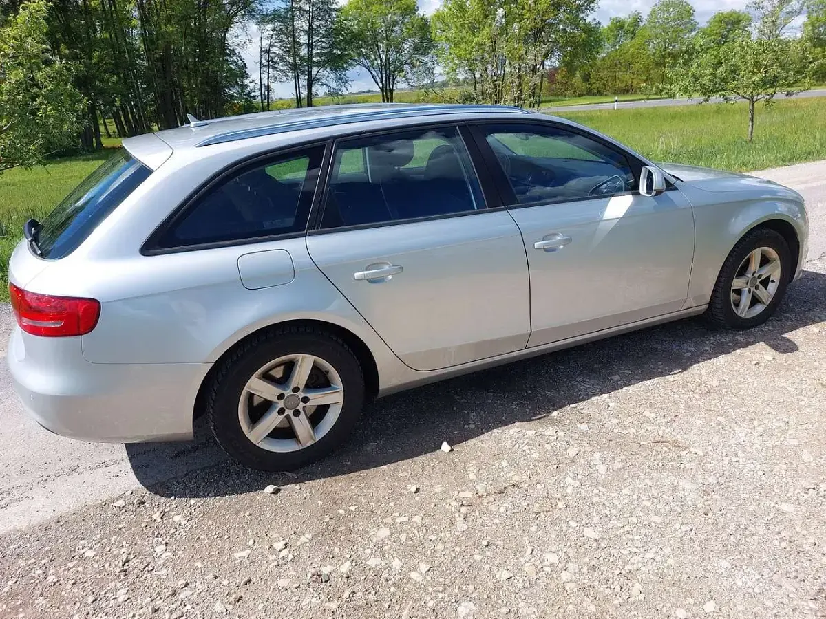 Gebraucht Audi A4 Ambiente 143 PS (105 kW) 2012 Grau Kombi