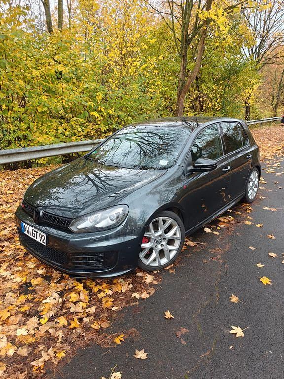 Blau Gebraucht 2012 VW Golf VII Edition Limousine | 15.250 € (Etwas zu teuer) - Bild 1/4