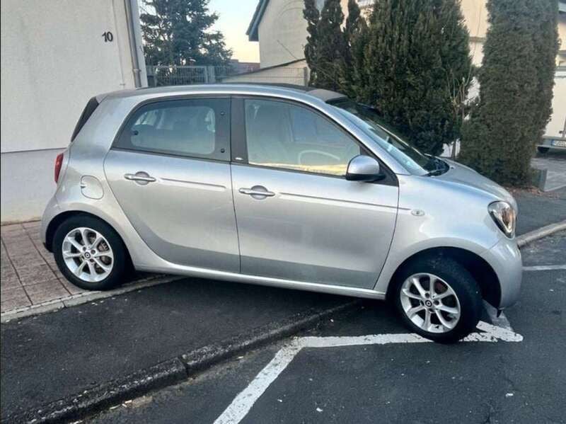 Grau Gebraucht 2014 Smart ForFour Limousine | 4.250 € (Superpreis) - Bild 1/4