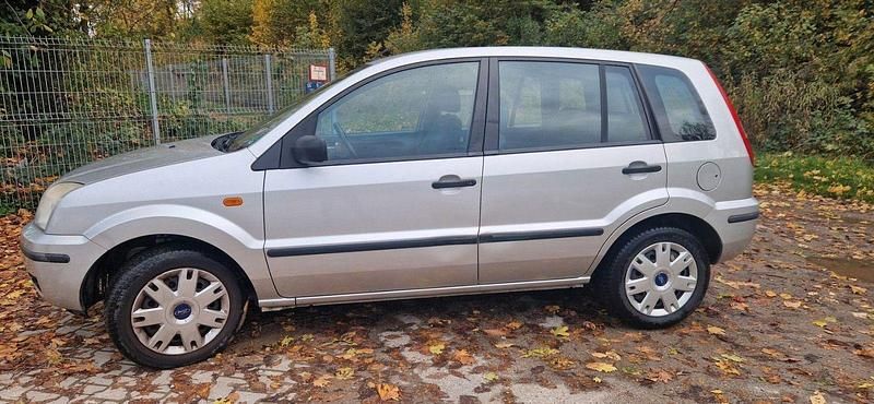 Silber Gebraucht 2004 Ford Fusion Trend Kleinwagen | 2.490 € (Fairer Preis) - Bild 1/4