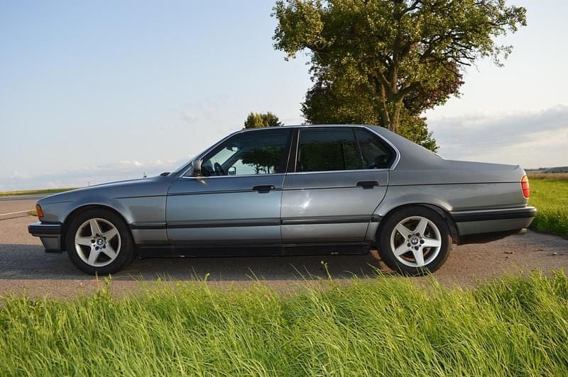 Gebraucht BMW 730 188 PS (138 kW) 1992 Grau Limousine