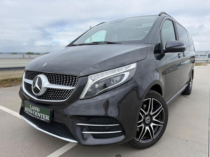 Grafitgrau dunkel metallic Gebraucht 2020 Mercedes V300 AMG Van / Kleinbus | 49.990 € (Superpreis) - Bild 1/4