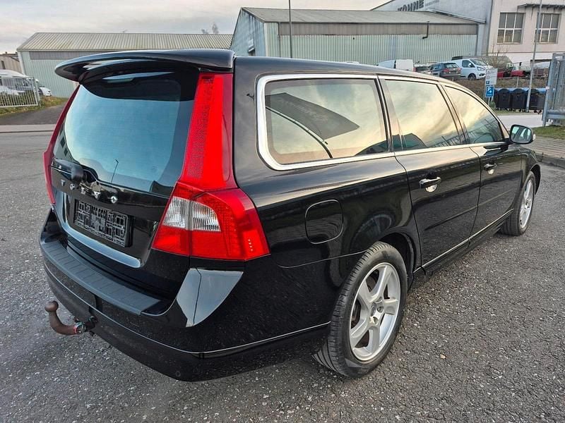 Używany Volvo V70 203 KM (149 kW) 2012 Czarny Kombi