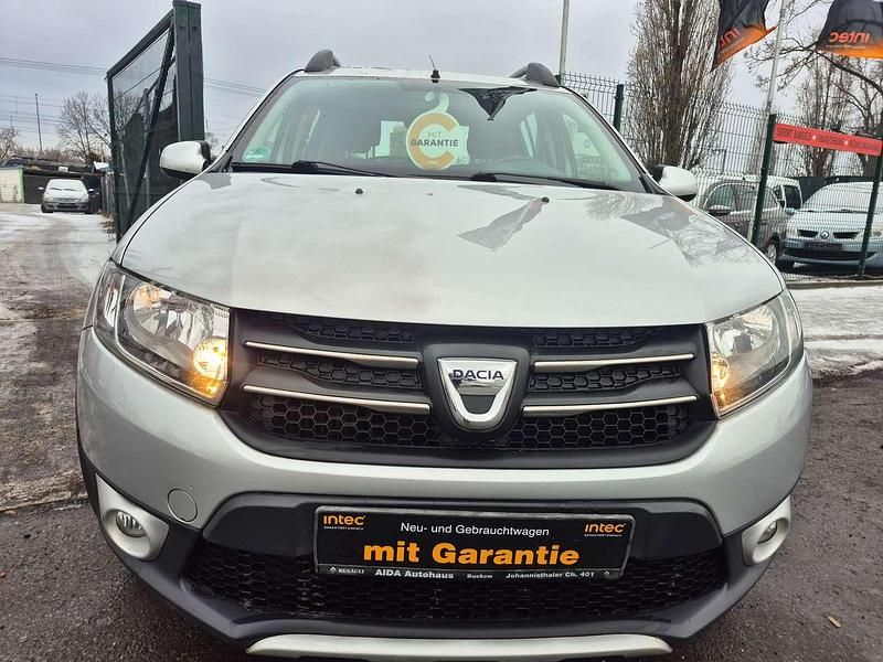 Gebraucht Dacia Sandero Prestige 90 PS (66 kW) 2013 Platingrau SUV