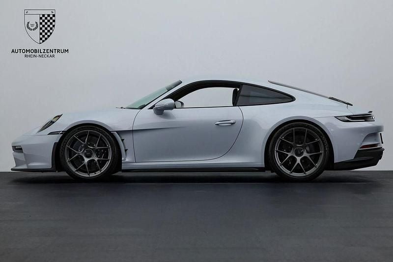 Ny Porsche 992 525 HK (386 kW) 2025 Grå Coupe