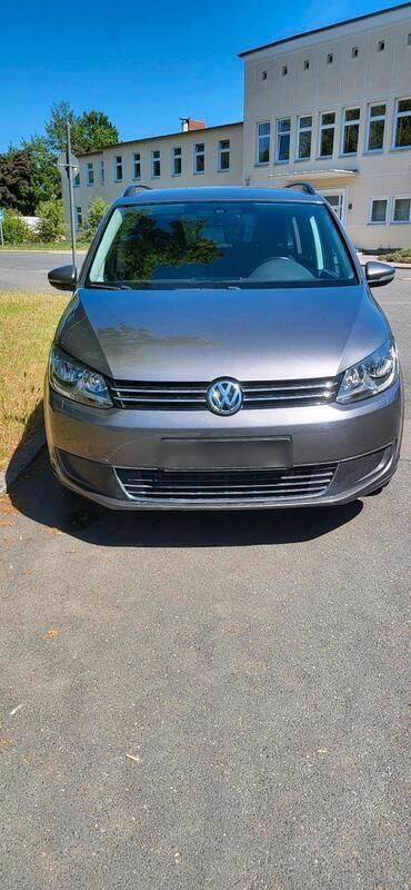 Grau Gebraucht 2011 VW Touran Van / Kleinbus | 7.999 € (Fairer Preis) - Bild 1/4