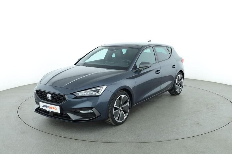 Grau Gebraucht 2021 Seat Leon FR Limousine | 18.620 € (Etwas zu teuer) - Bild 1/3