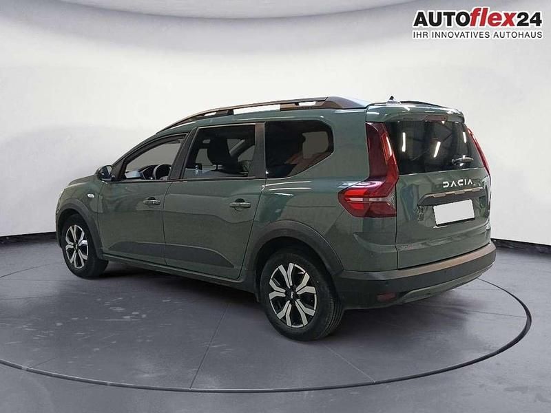 Gebraucht Dacia Jogger 111 PS (81 kW) 2024 Vert lichen kaki Van / Kleinbus