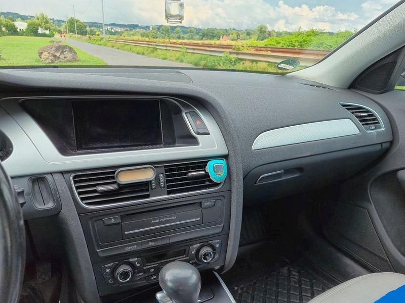 Schwarz Gebraucht 2010 Audi A4 Ambition Limousine | 8.250 € (Fairer Preis) - Bild 1/4