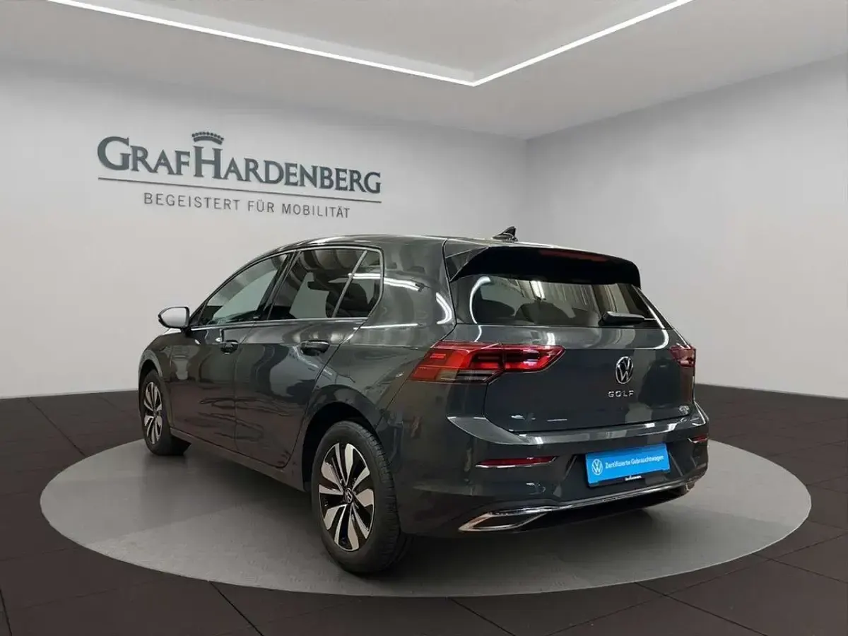 Gebraucht VW Golf VIII Move 110 PS (80 kW) 2024 Uranograu Limousine