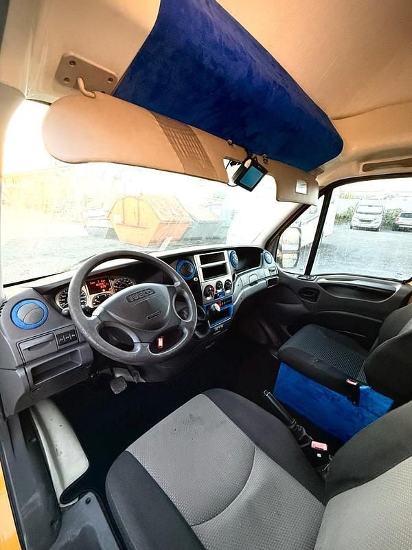 Gebraucht Iveco Daily 2010 Gelb Van