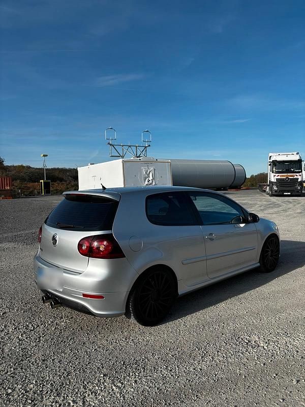 Gebraucht VW Golf R 250 PS (183 kW) 2006 Silber Coupé