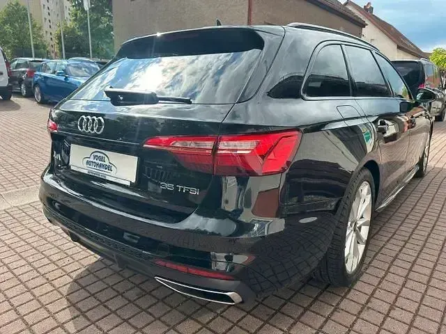 Gebraucht Audi A4 S-Line 150 PS (110 kW) 2022 Schwarz Kombi