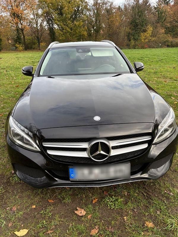 Schwarz Gebraucht 2016 Mercedes C220 Kombi | 10.499 € (Superpreis) - Bild 1/4