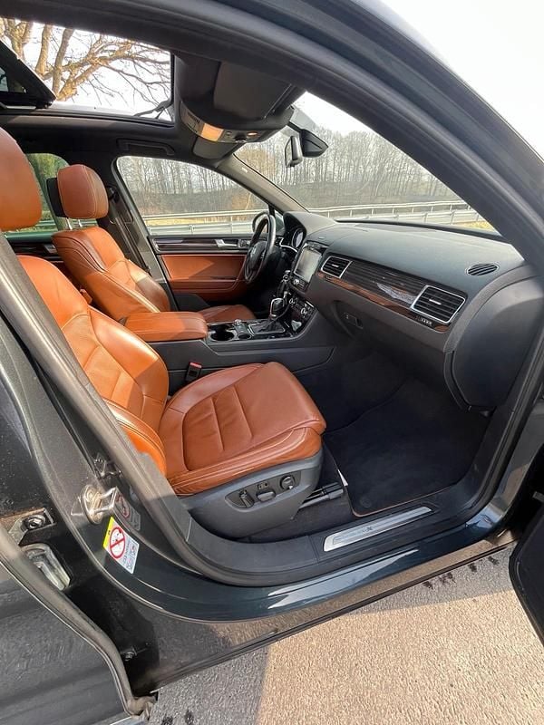 Gebraucht VW Touareg Edition 240 PS (176 kW) 2013 Grau SUV