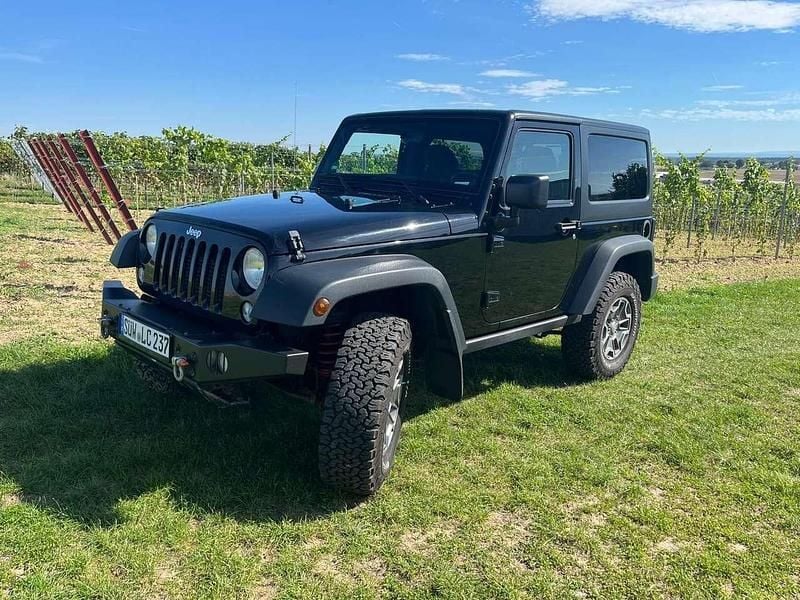 Schwarz Gebraucht 2015 Jeep Wrangler Rubicon SUV | 38.750 € (Etwas zu teuer) - Bild 1/4