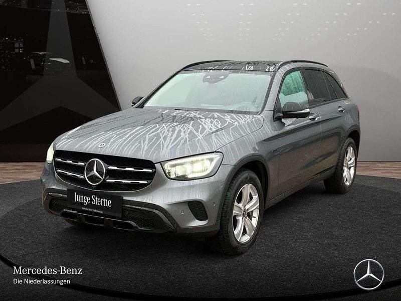 Gebraucht Mercedes GLC300e Night 194 PS (142 kW) 2021 Grau SUV