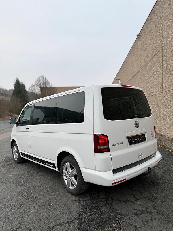 Gebraucht VW Multivan 180 PS (132 kW) 2014 Weiß Van