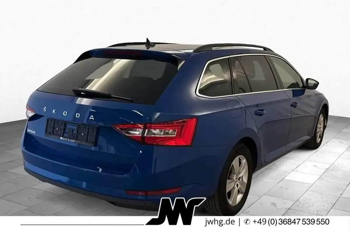 Gebraucht Skoda Superb 150 PS (110 kW) 2022 Energyblau Kombi
