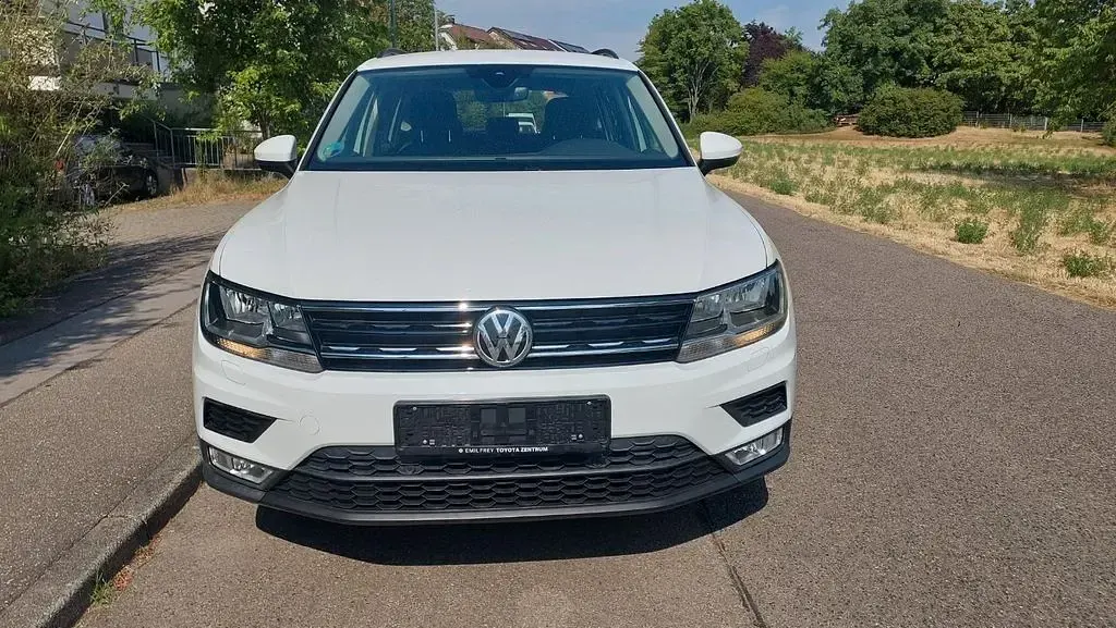 Gebraucht VW Tiguan Comfortline 125 PS (91 kW) 2017 Weiß SUV