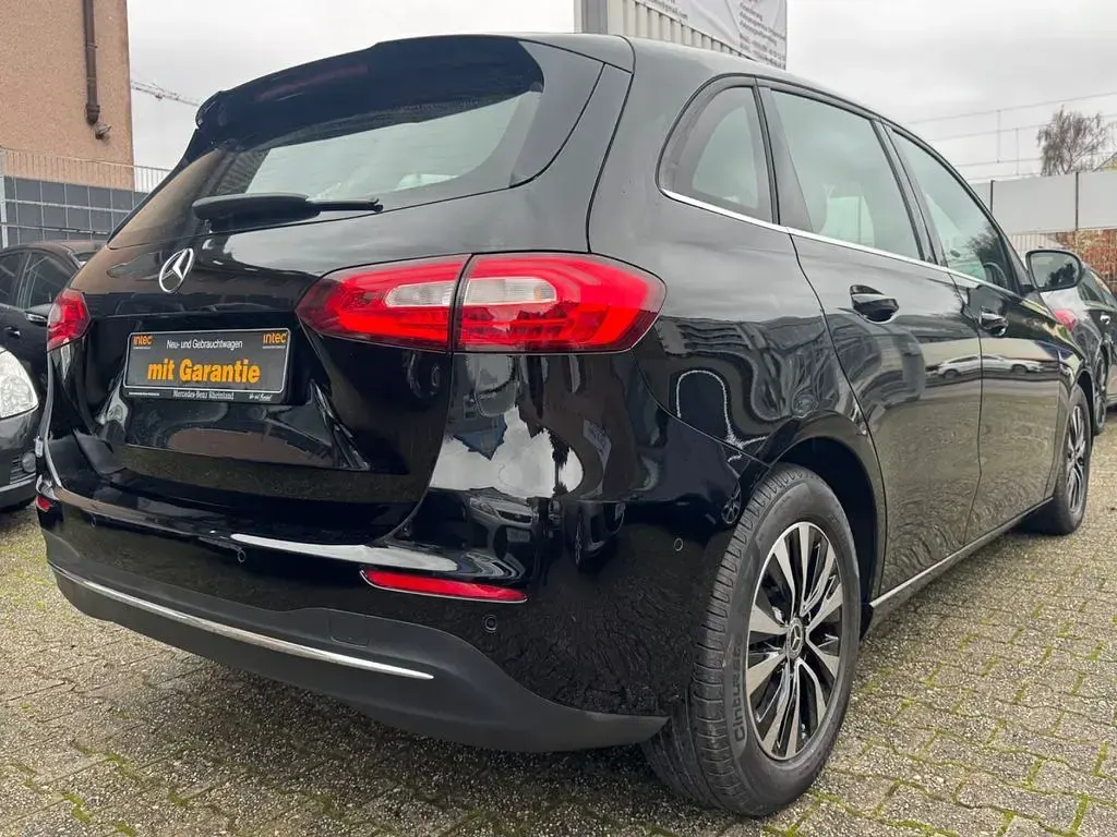 Gebraucht Mercedes B180 116 PS (85 kW) 2022 Schwarz Van / Kleinbus