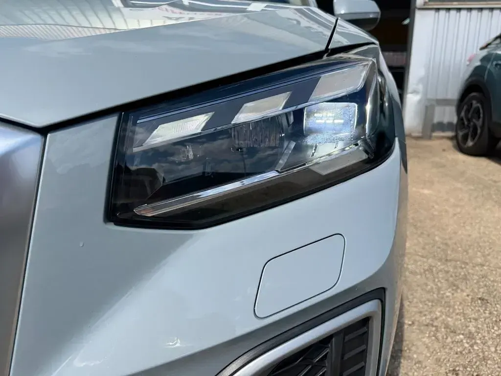 Gebraucht Audi Q2 S-Line 150 PS (110 kW) 2024 Grau SUV