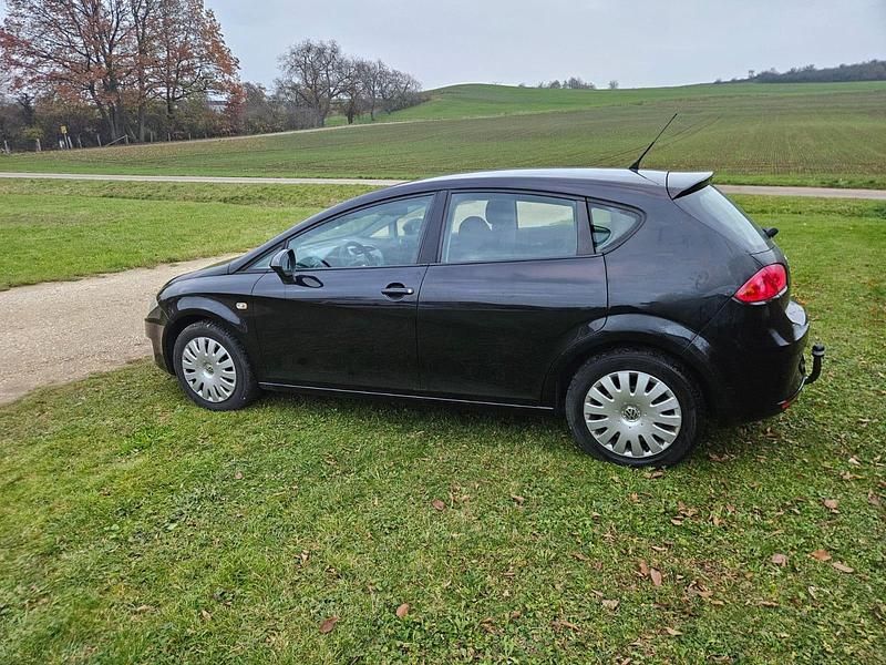 Schwarz Gebraucht 2009 Seat Leon Limousine | 1.500 € (Superpreis) - Bild 1/4