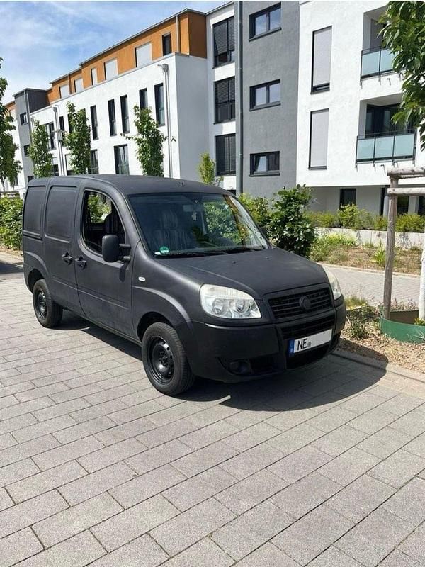 Schwarz Gebraucht 2008 Fiat Doblò Van / Kleinbus | 3.900 € (Fairer Preis) - Bild 1/4