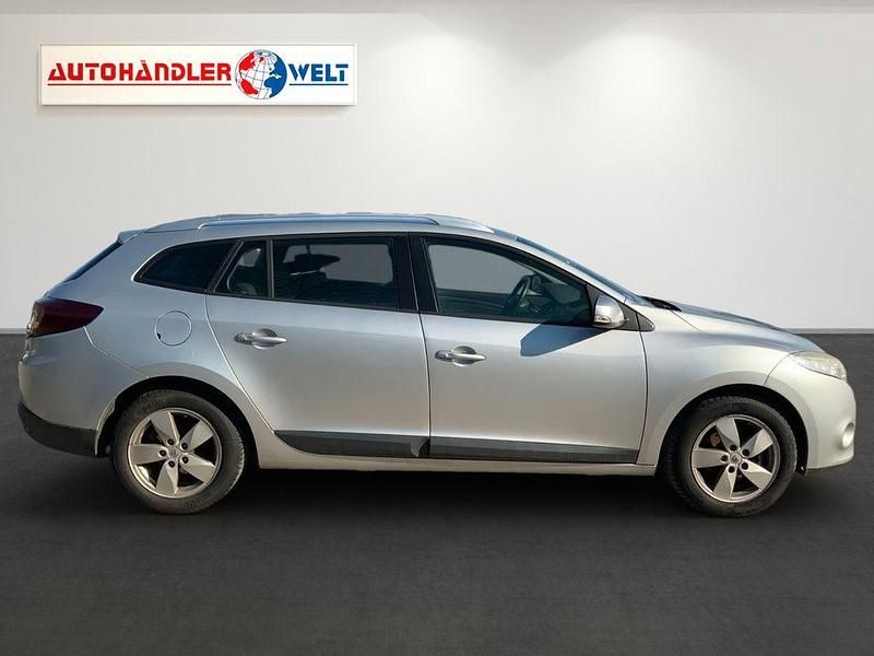 Gebraucht Renault Mégane III Expression 110 PS (80 kW) 2010 Grau Limousine