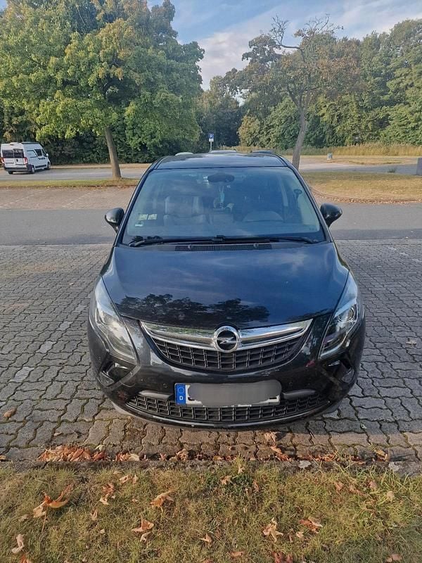 Schwarz Gebraucht 2015 Opel Zafira Tourer Van / Kleinbus | 8.000 € (Guter Preis) - Bild 1/4