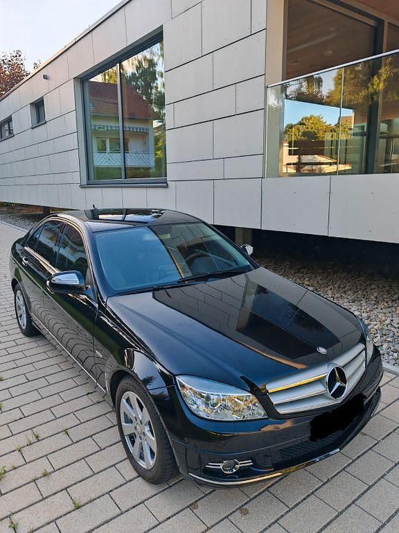 Schwarz Gebraucht 2008 Mercedes C200 Avantgarde Limousine | 11.990 € (Teuer) - Bild 1/4