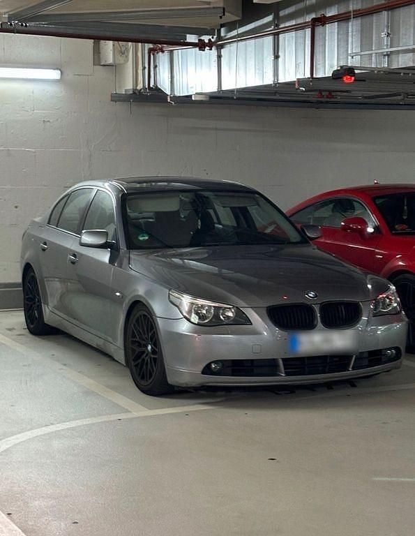 Gebraucht BMW 525 218 PS (160 kW) 2005 Silber Limousine