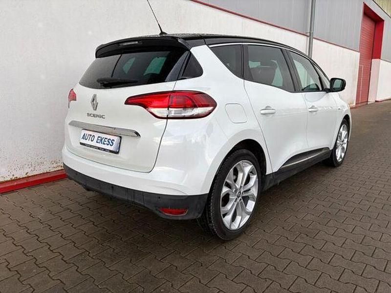 Gebraucht Opel Movano 131 PS (96 kW) 2017 Weiss Van / Kleinbus