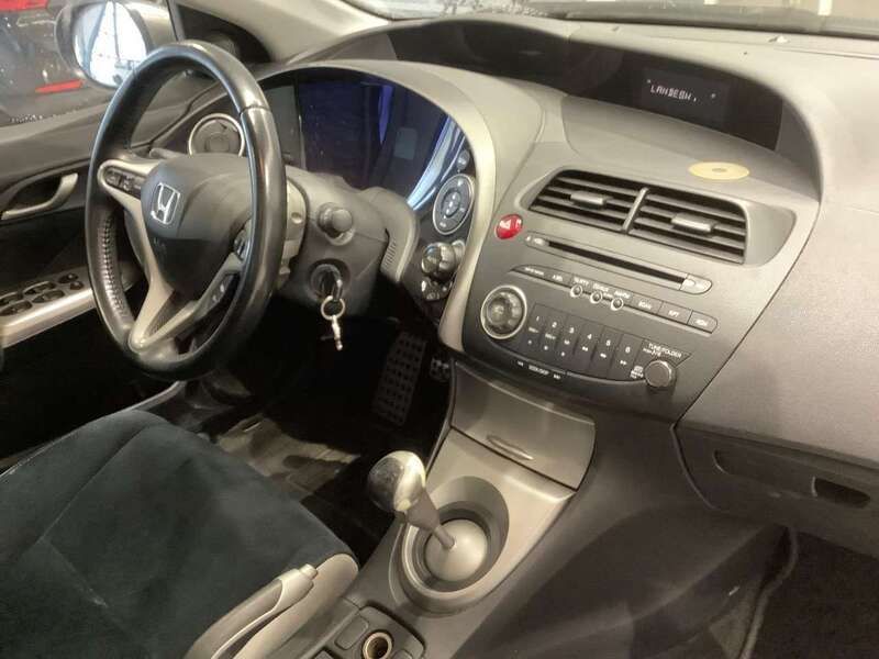 Grau Gebraucht 2007 Honda Civic Limousine | 3.755 € (Superpreis) - Bild 1/4