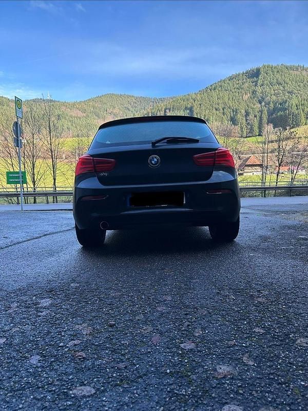 Gebraucht BMW 118 136 PS (100 kW) 2018 Schwarz Kleinwagen