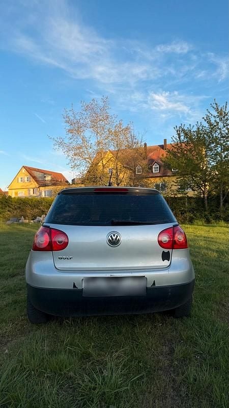 Second-hand VW Golf IV 80 CP (58 kW) 2006 Argintiu Hatchback