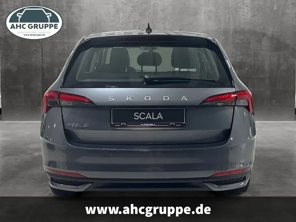 Gebraucht Skoda Scala Essence 116 PS (85 kW) 2024 Grau Kleinwagen