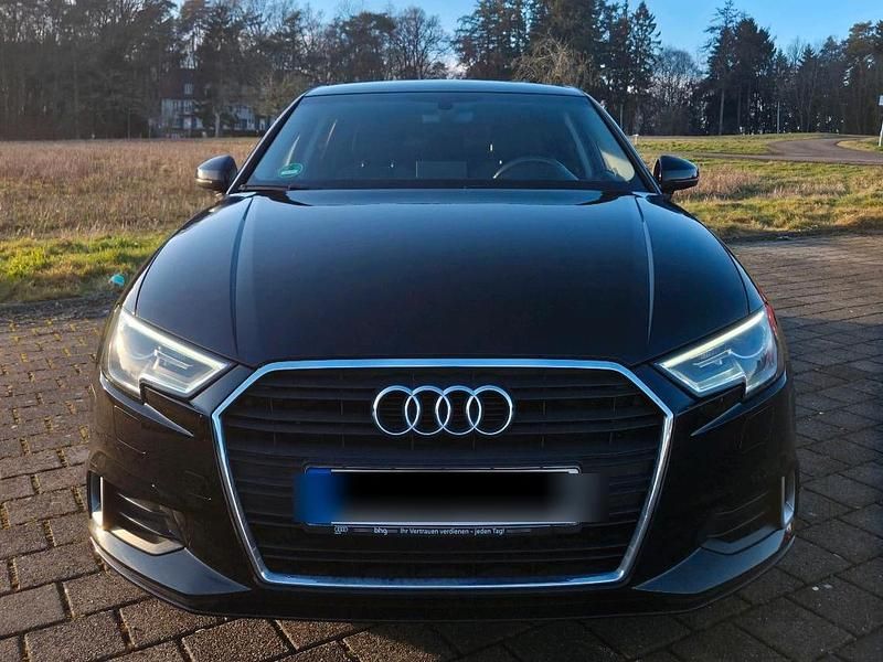 Gebraucht Audi A3 Sport 116 PS (85 kW) 2018 Schwarz Limousine