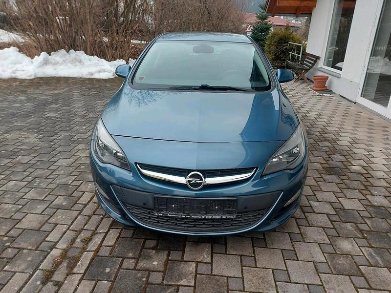 Gebraucht Opel Astra Selection 120 PS (88 kW) 2015 Blau Limousine