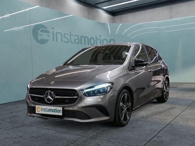 Grau Gebraucht 2023 Mercedes B200 Van / Kleinbus | 33.440 € (Etwas zu teuer) - Bild 1/2