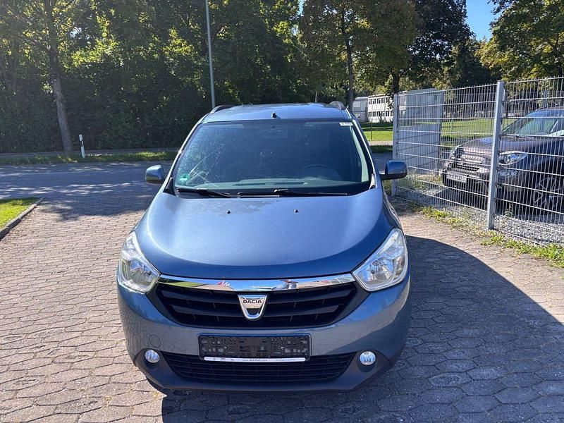 Blau Gebraucht 2015 Dacia Lodgy Prestige Van / Kleinbus | 5.400 € (Guter Preis) - Bild 1/4