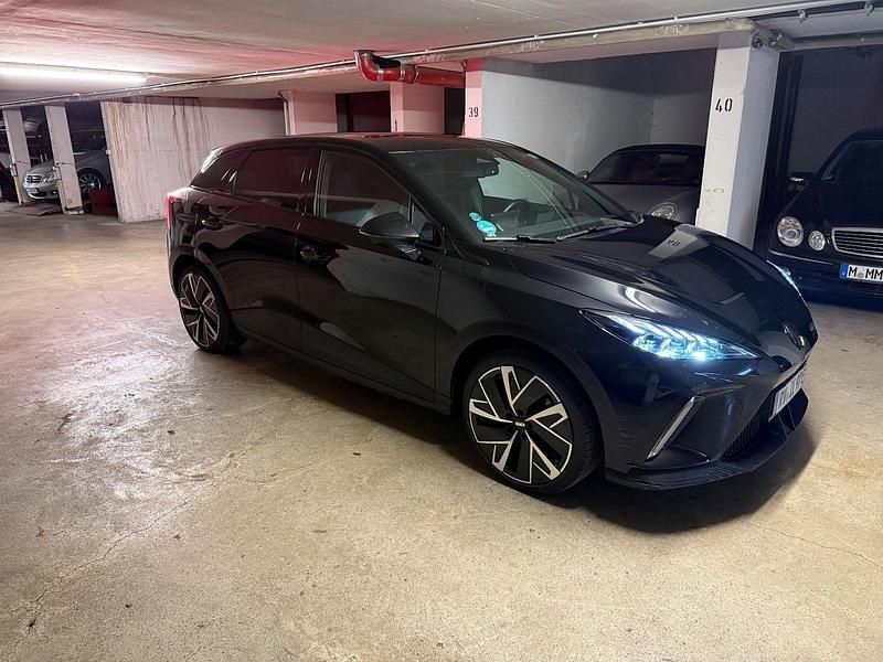 Schwarz Gebraucht 2022 MG MG4 EV Luxury Kleinwagen | 20.200 € (Fairer Preis) - Bild 1/4